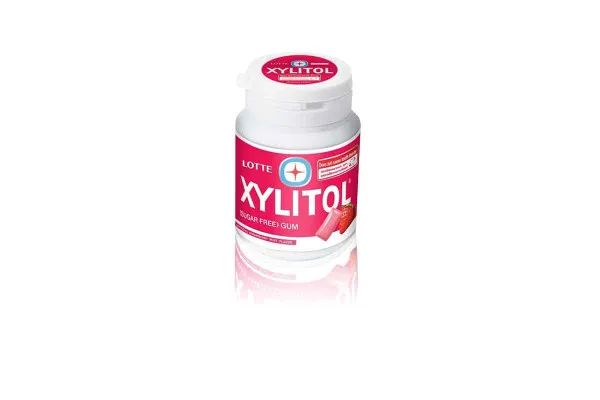 LOTTE Xylitol Bottle, Strawberry - 52.2 g